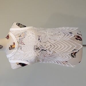 AC lace tank top with handkerchief hem.   Very romantic vibe.  Size is Medium.